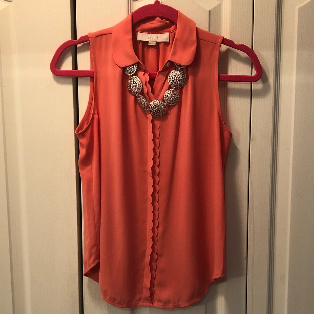 Like new! Coral colored Loft sleeveless blouse
